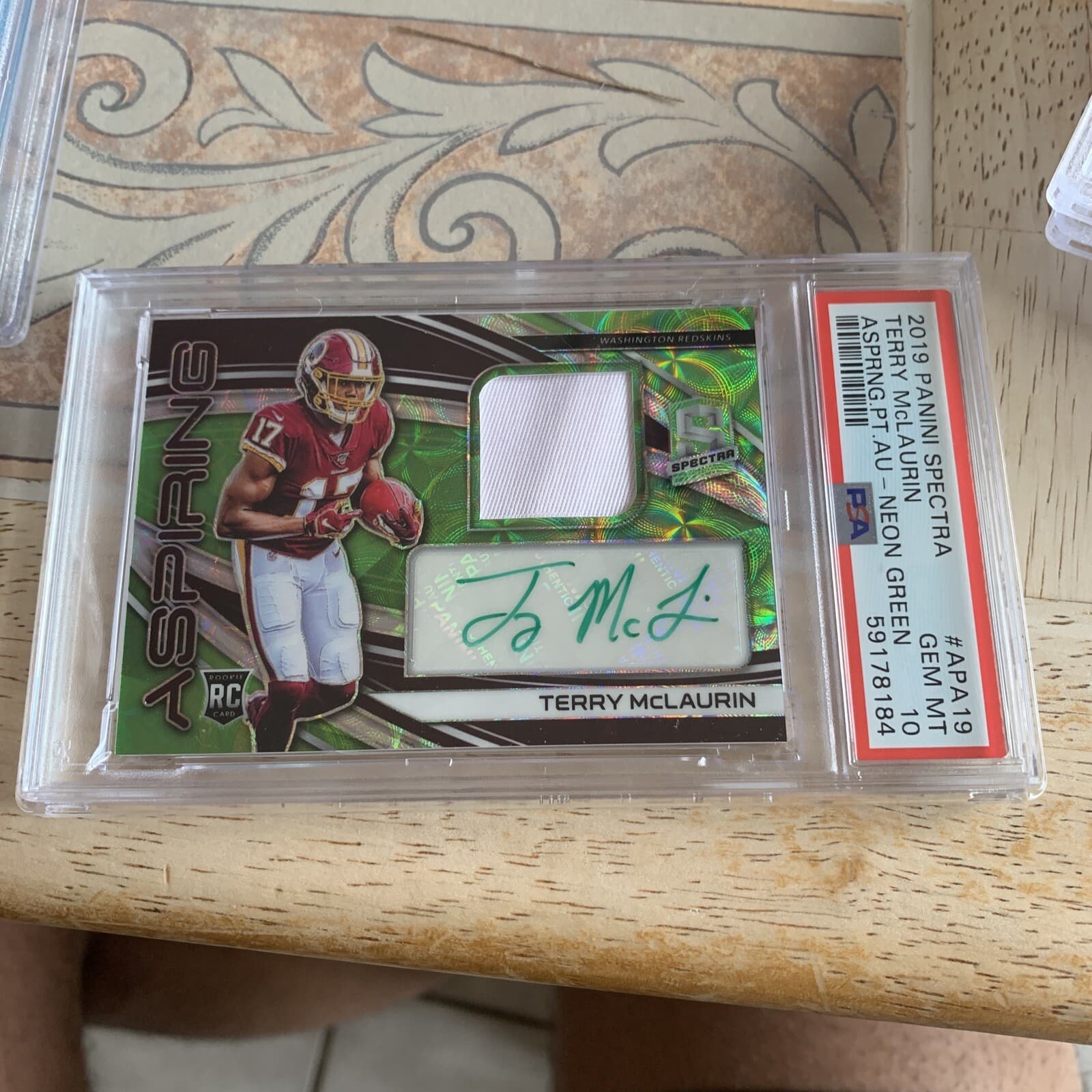 Terry McLaurin Panini Spectra Aspiring Patch Autographs #APA19 Neon Green