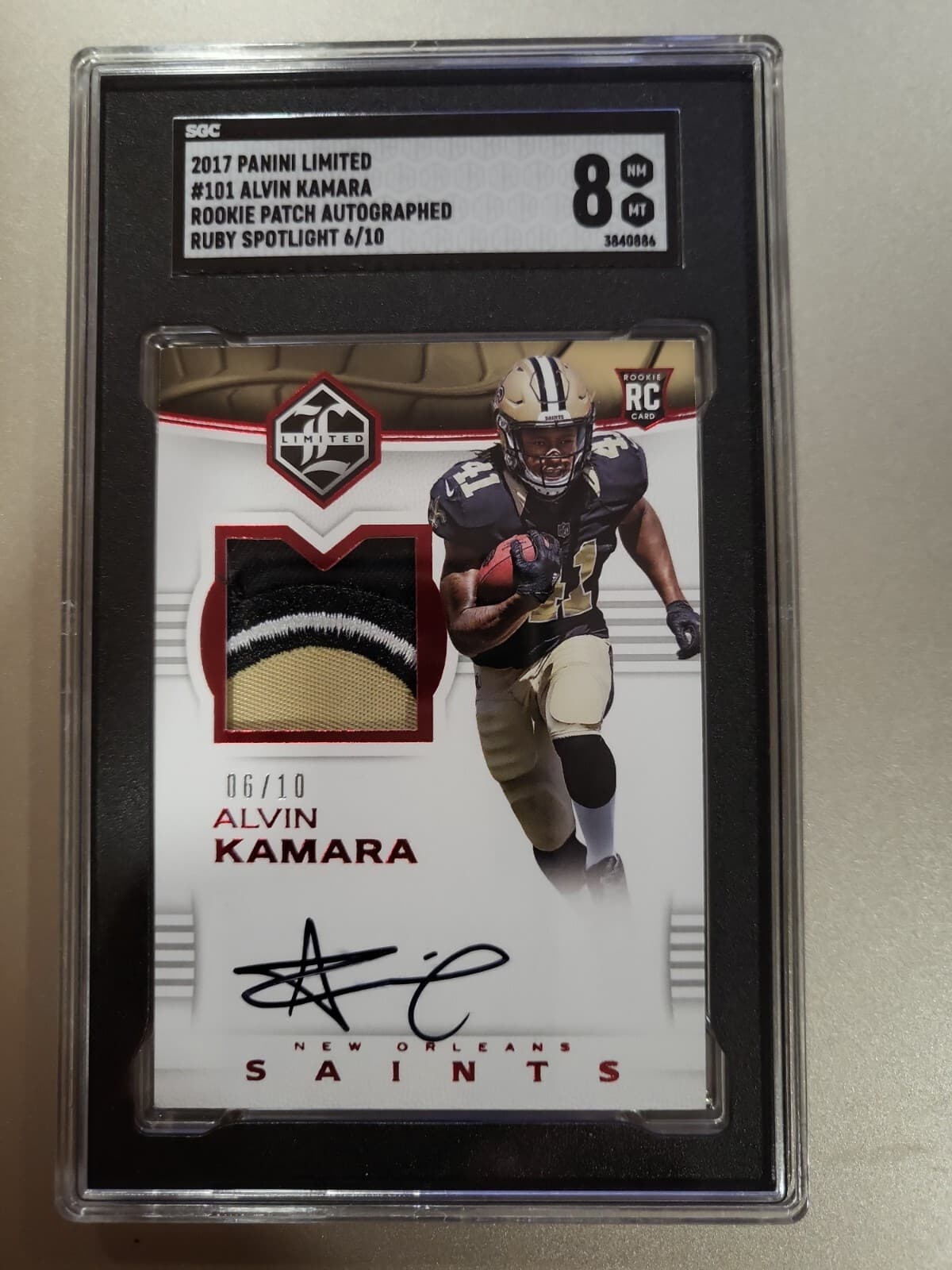 Alvin Kamara Panini Limited #101 Patch Autograph-Spotlight Gold